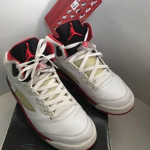 Air Jordan 5 fire red sz 8.5